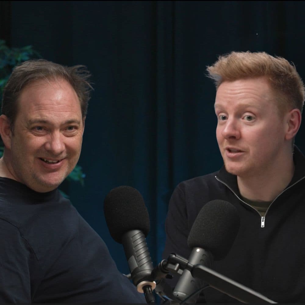 Klaus Petersen og Brian Holmgård Kristensen i podcaststudiet